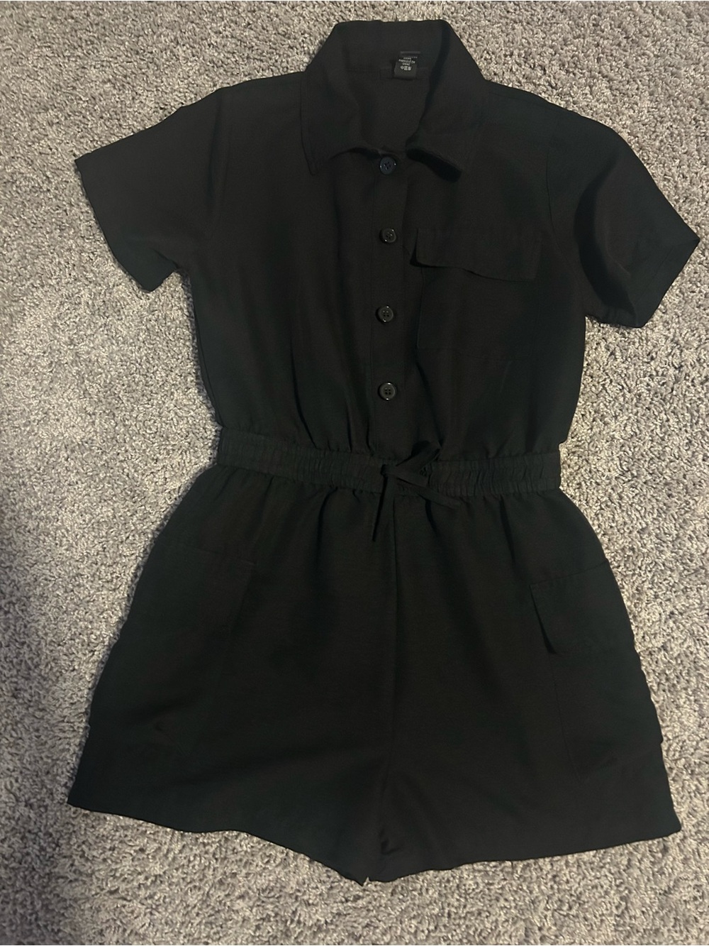 Forever 21 Kids. Black Short-Sleeve Romper with Drawstring Waist with side pocke